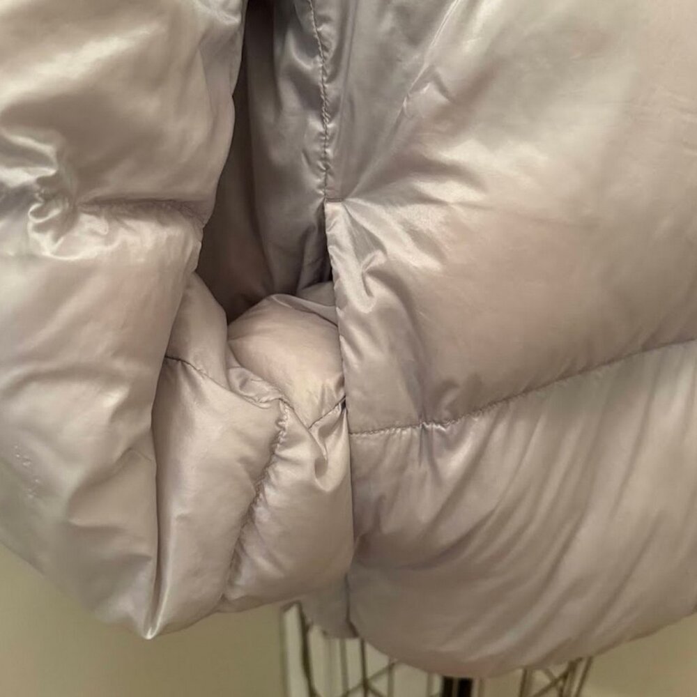 Uniqlo Ultra Light Weight Ultra Warm Down Puffer - Picture 7 of 12